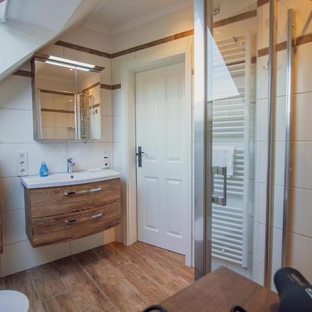 Up Besoeoek - Rapsbluete Mit Infrarotsauna Krummhoern Exterior photo