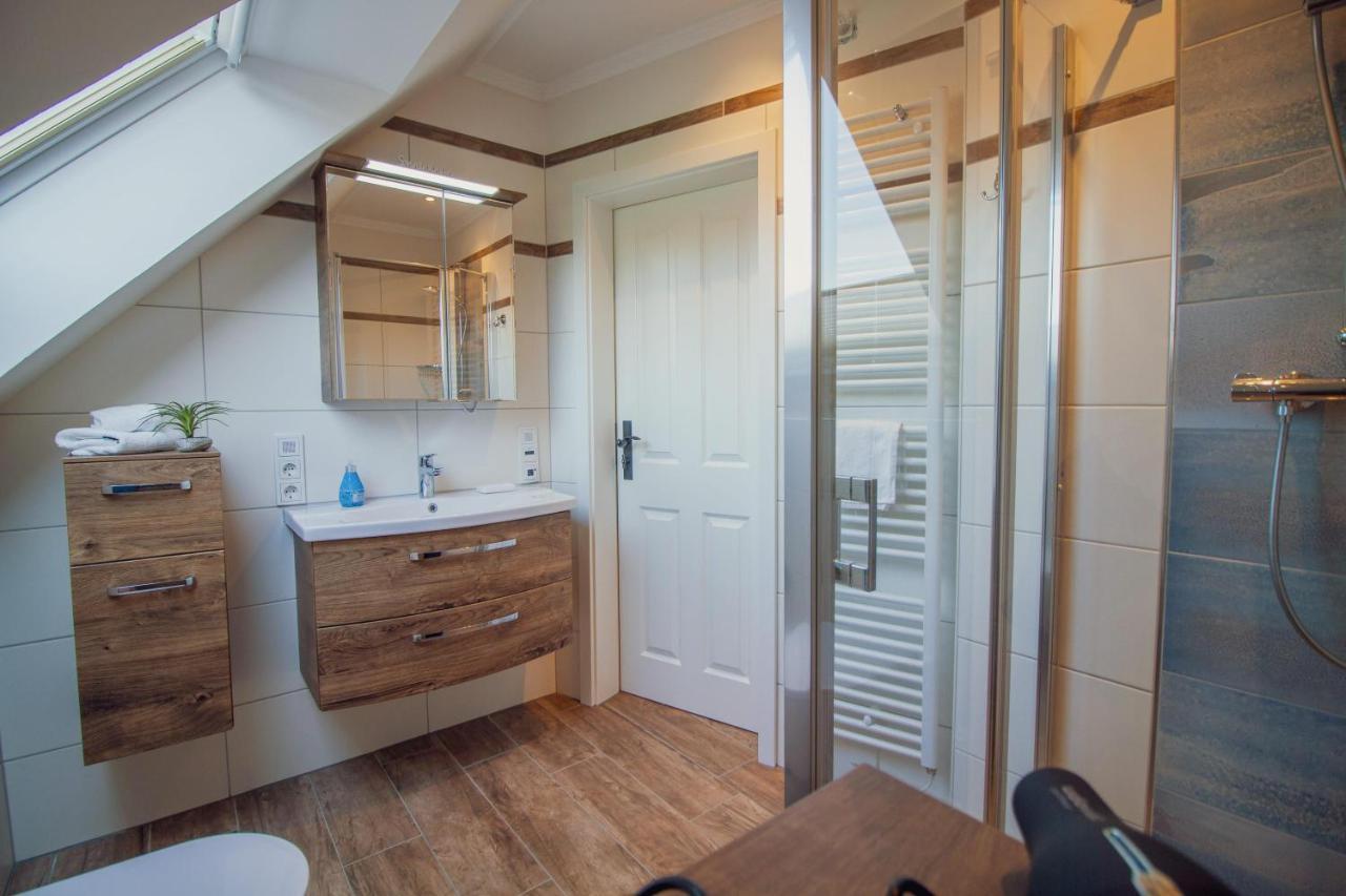 Up Besoeoek - Rapsbluete Mit Infrarotsauna Krummhoern Exterior photo